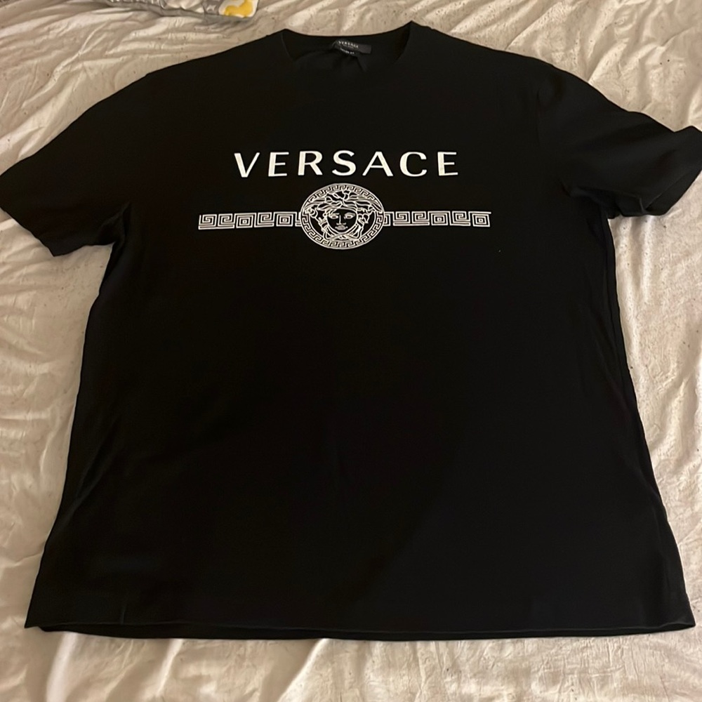 Xl black and white Versace tee shirt with Medusa logo